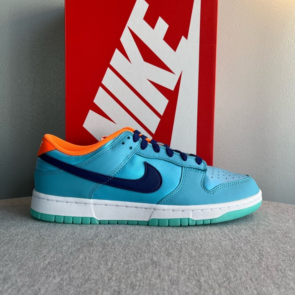 Nike Dunk Low SE Baltic Blue glow- in-dark Men's Shoe Size 10 HQ1538-416 - Picture 2 of 11